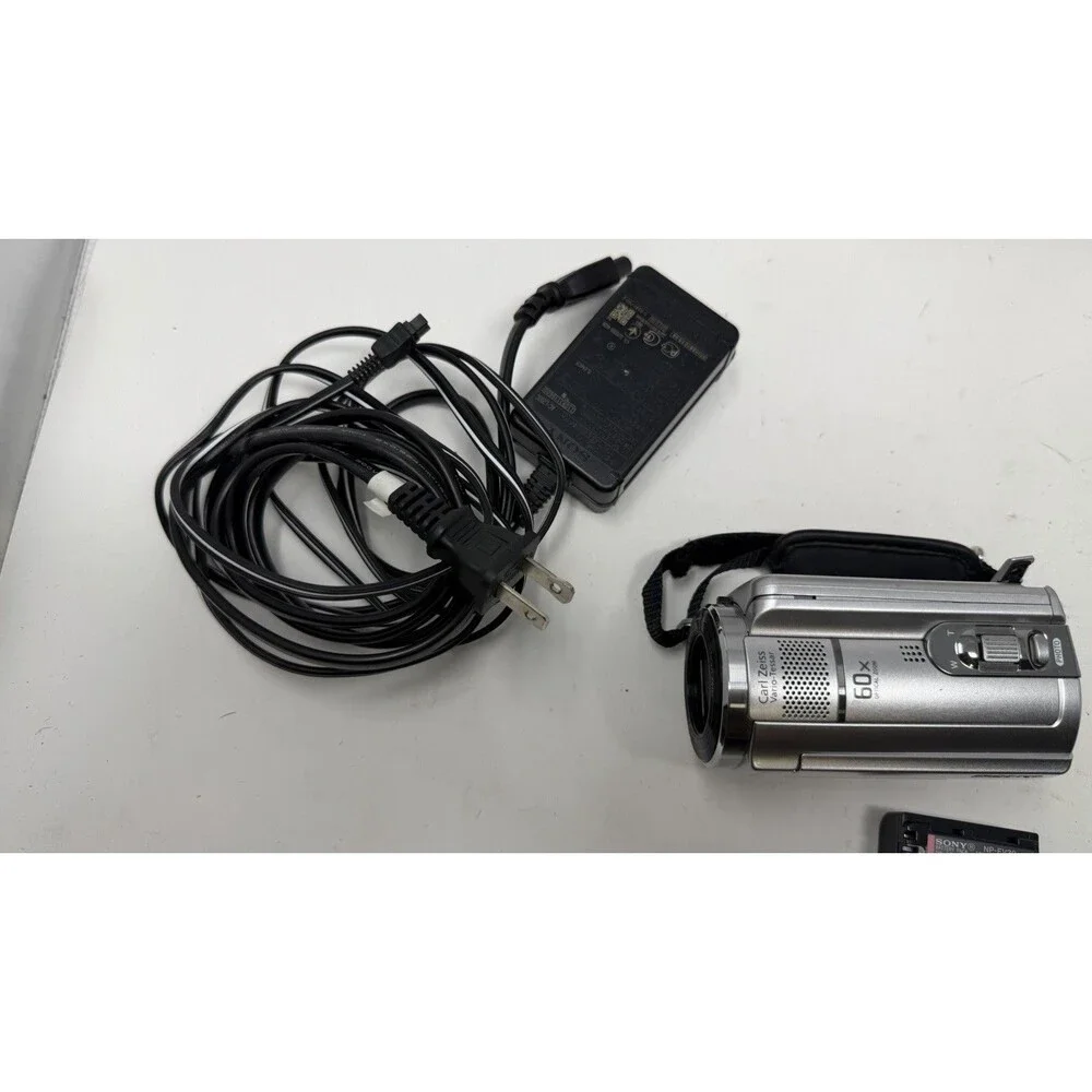 Sony Handycam DCR-SR68 80GB HDD Camcorder Bundle Tested Working